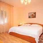 With A Parking Space - 7857 شقة *